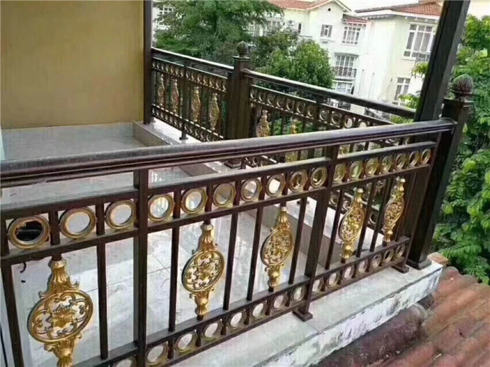  鋁藝護(hù)欄