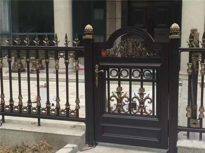 鋁藝圍欄